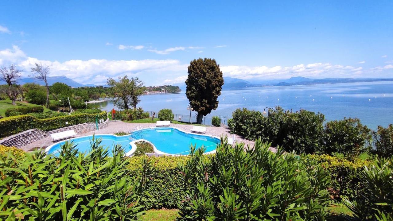 Front Lake Amazing View Manerba del Garda Eksteriør billede