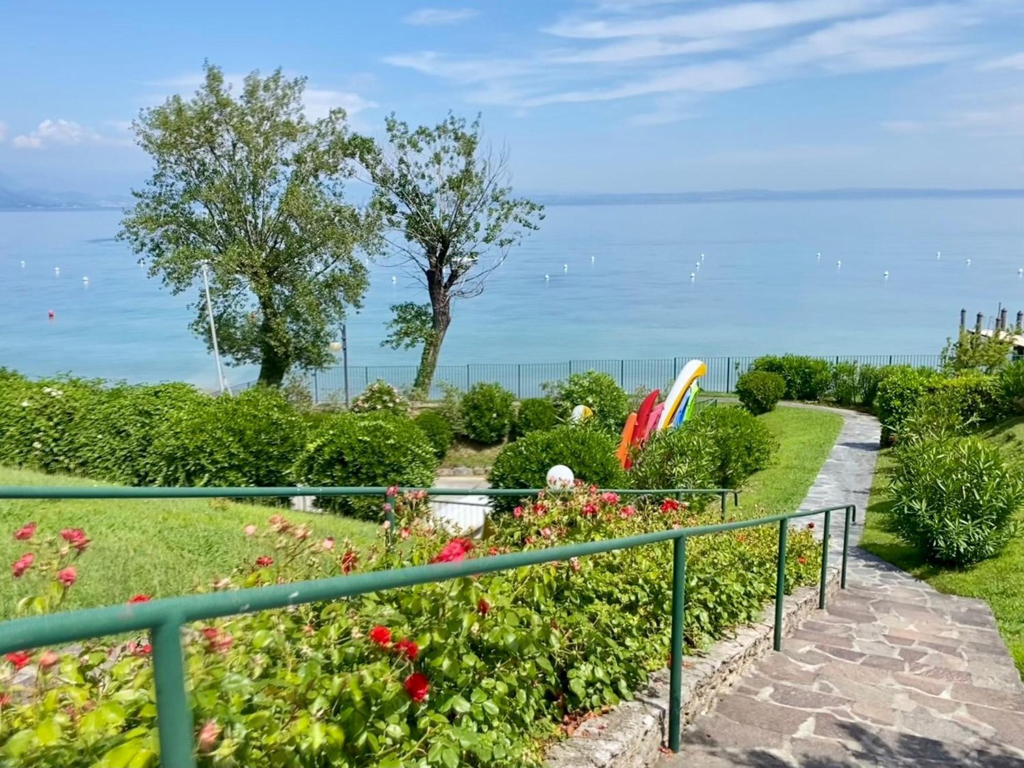 Front Lake Amazing View Manerba del Garda Eksteriør billede